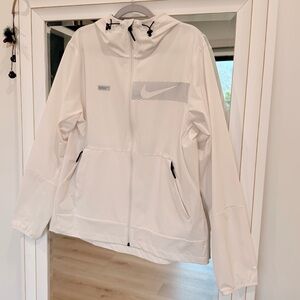 NWOT! Nike Unlimited men’s Repel Hooded Versatile Jacket